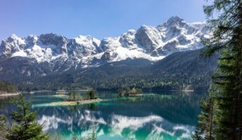 Eibsee © Daniel Sessler, Unsplash