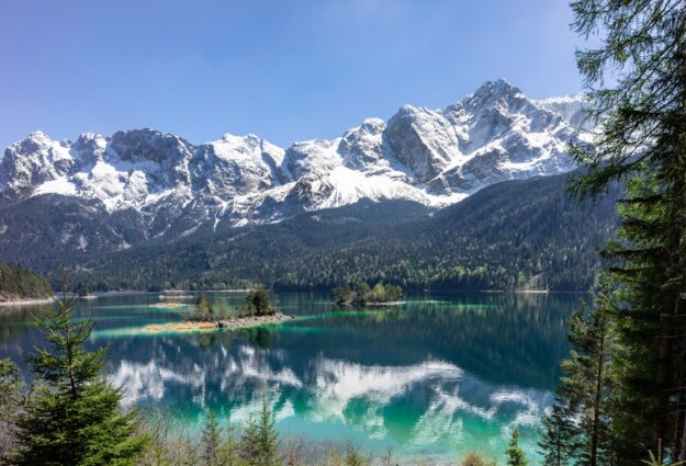 Eibsee © Daniel Sessler, Unsplash